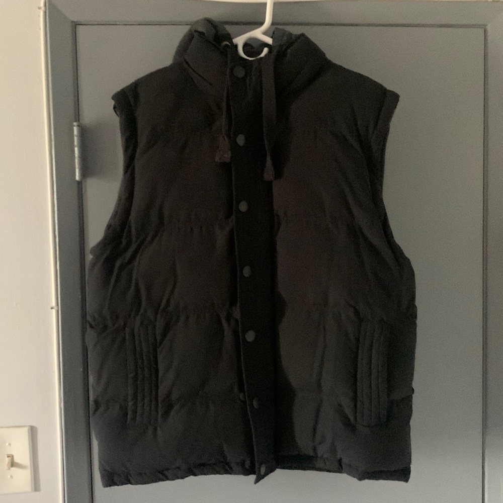 Footaction puff vest/Size Large/REMOVABLE HOODIE